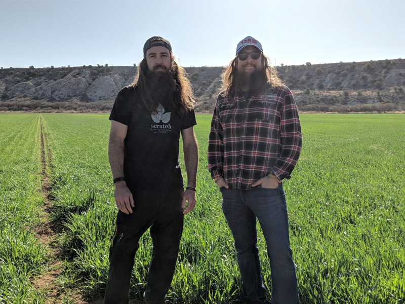Patrick Ware y Jonathan Buford de AZ Wilderness Brewing Co