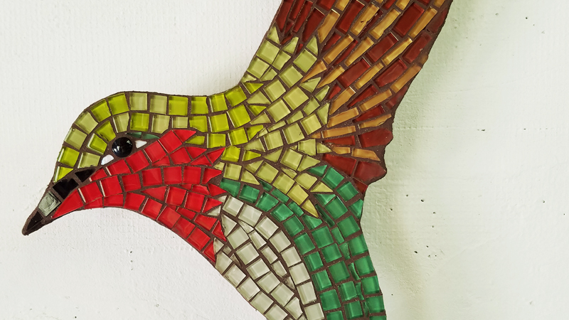 Clase destacada: Estaca de jardín de mosaico de colibrí