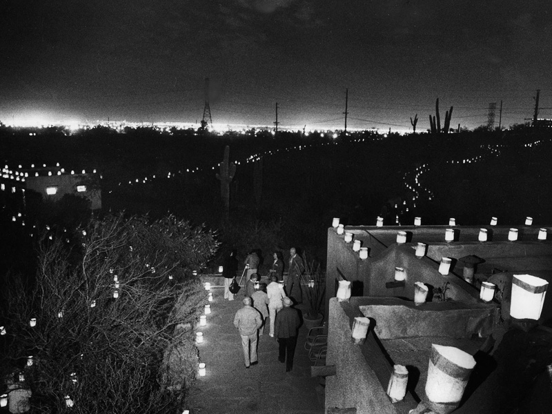 Senderos oscuros en Luminaria 1940 