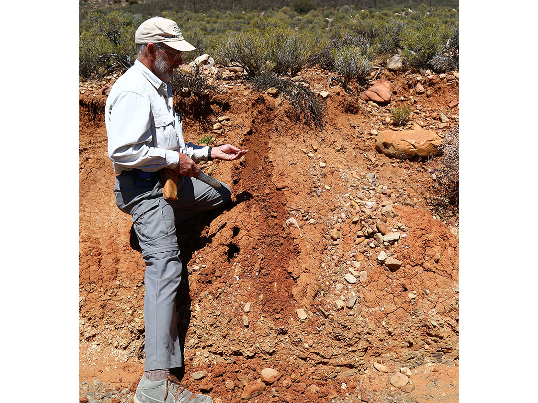 Local to Global_0000_Examining soil-Laingsburg(TH)