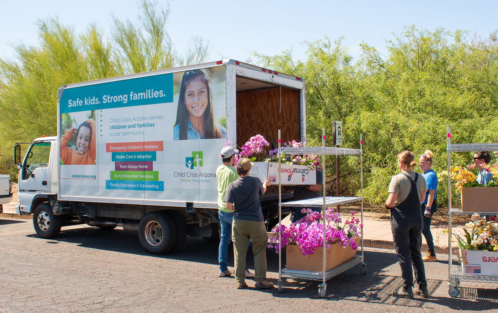 Desert Botanical Garden Donates more than 2,000 Orchids to Three Valley Organizations